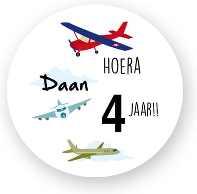 Traktatie Stickers Met Naam en Leeftijd - Vliegtuigjes - Gepersonaliseerd - Sluitstickers - Kinderfeest Traktatie - Uitdelen - Uitdeeltraktatie -Traktatiestickers Pimp Studio
