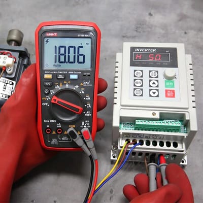 Digitale Multimeter met True RMS, VFD, Capaciteit en Frequentie met Volledige Bescherming