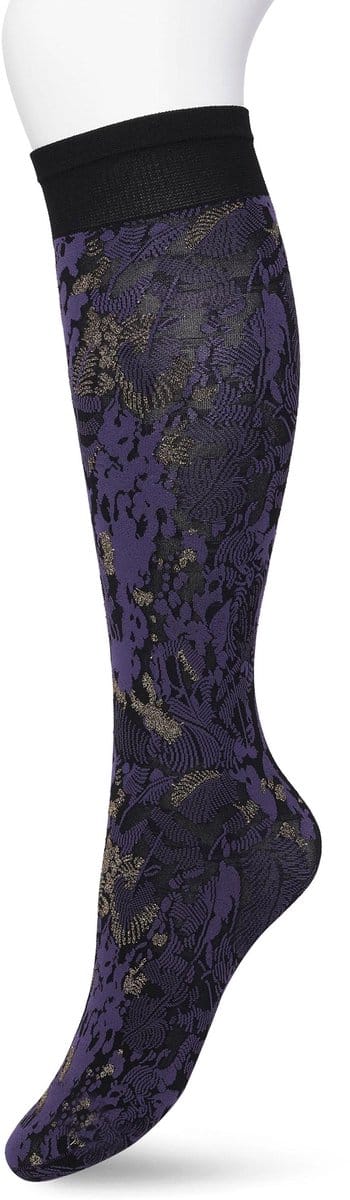 Bonnie Doon Dames Panty Kniekous met Bloemen maat 36/42 Donker Paars - Luxe Kniekous met Lurex Glansdraden - Glitters - Botanische Knie Sokken - Pantykousen - Botanical Lurex Knee High - Gladde Naden - Zeer Comfortabel - Purple Velvet - BP211508.333