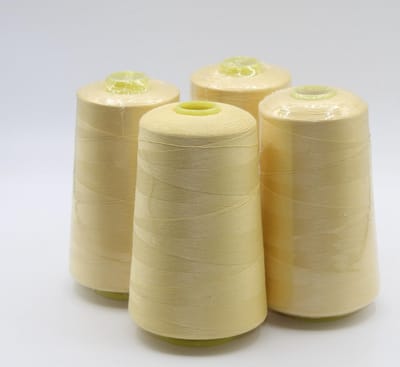 Polyester Overlockgaren – 4 Cones × 4500 m – Totaal 18.000 m – Geel