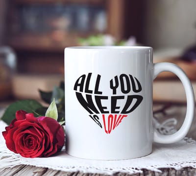 Mok Valentijn met tekst " All You Need Is Love " Wit - Valentijn Cadeautje voor Haar - Keramiek - Wit - Valentijn Cadeau - Love