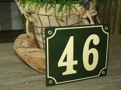 Emaille huisnummer 18x15 groen/creme nr. 46