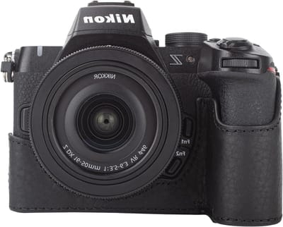 Retro Stijl Premium Echt Leren Half Case voor Nikon Z50 II Digitale Camera - Beschermende Cover met Open Onderkant en Handvat, Zwart, Ideaal voor Fotografie en Reizen
