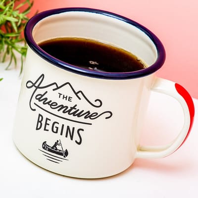 Adventure begins emaille drinkbeker - Gentlemens Hardware