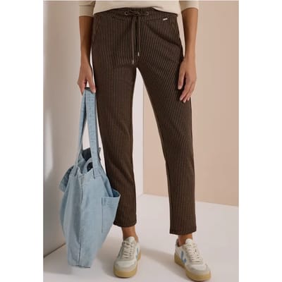 Mid Waist Slim Leg Broek – Casual Fit