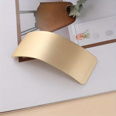 Pince à Cheveux Rectangulaire Large en Métal Doré Élégante avec Détail Feuille - Inspirée du Vintage, Design à Ressort Courbé pour une Tenue Sûre - Accessoire Chic beige