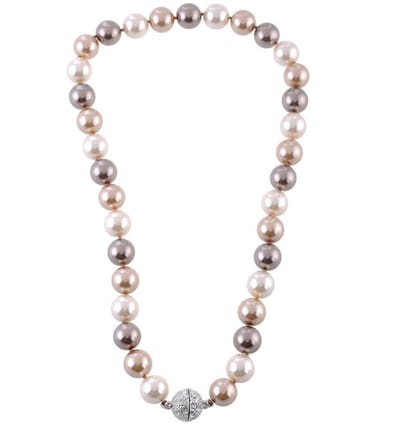 Behave - Parel Ketting - Dames - Handgeknoopt - 12mm Parels - 46cm - Bruin/Creme - Magneetsluiting met Strass - Klassiek & Elegant
