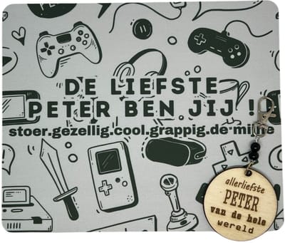 Muismat en sleutelhanger liefste PETER | games | liefste peter | peter vragen | peter worden | peetoom vragen | peettante worden | cadeau | geschenkdoos | giftbox | allerliefste peter