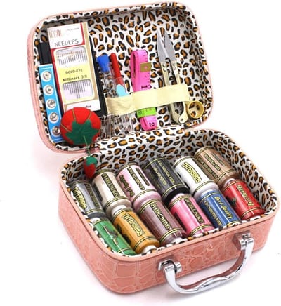 PolkaHome Naaiset 51 stuks mini naaiset naaikits voor volwassenen, reizen, naaigaren (Roze)