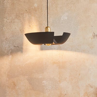 AYTM hanglamp Cycnus, zwart, Ø 30 cm, aluminium, E27