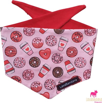 LanaBandana Dogwear | Valentijn | Hondenbandana | Knoopbandana | Love is... Coffee and Donuts maat S