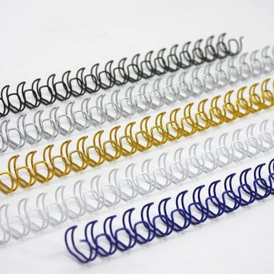 Draadbinders 7,9 mm met 34 lussen, 3:1 pitch, geschikt voor A4, 40 vellen, verpakking van 100 stuks, multicolor