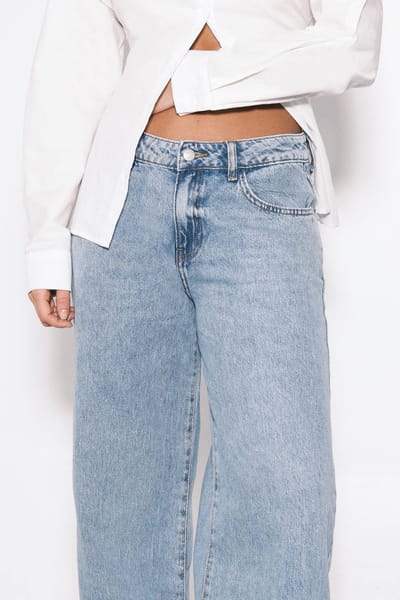 boohoo Dames Basics Mid Waist Boyfriend Jeans | Acid Wash Gebleekt Lichtblauw | Maat: 8/32L