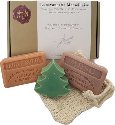 Kerstcadeau pakket met zeepjes rode klei, musc, denneboomzeepje met sisalzeepzakje - kerstgeschenk