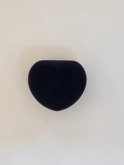 Jumada's - Hartvormige sieradendoos - Velvet Ringdoos voor Sieradengeschenken - Perfect voor Valentijnsdag Aanzoeken Liefde Huwelijk - Houder voor Trouwringen - Zwarte Ring Case