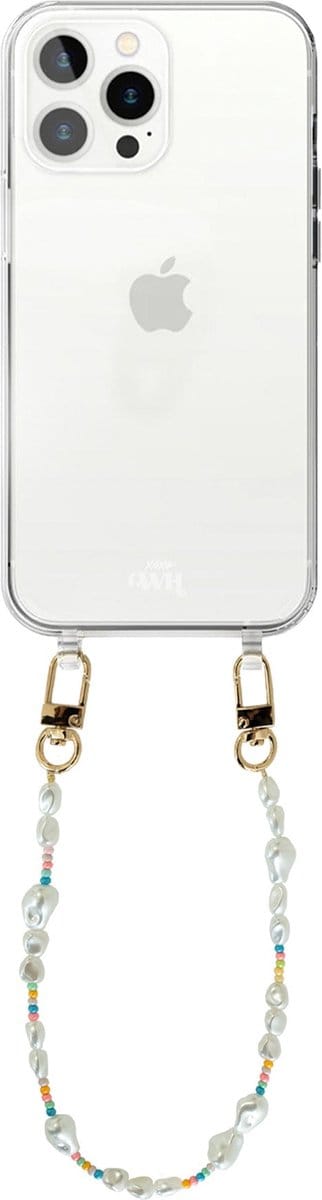 xoxo Wildhearts silicone case met koord - Transparant telefoonhoesje met koord - telefoonketting - Beachy Vibes - short - Cord Case - geschikt voor Apple iPhone 15 Pro Max - Korte parelketting / kralenketting - Parels - Wit / Meerkleurig