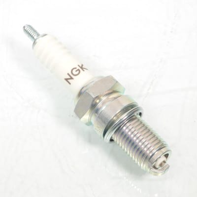 Bougie d'allumage NGK pour Moto Keeway 125 Superlight Après 2006 Neuf
