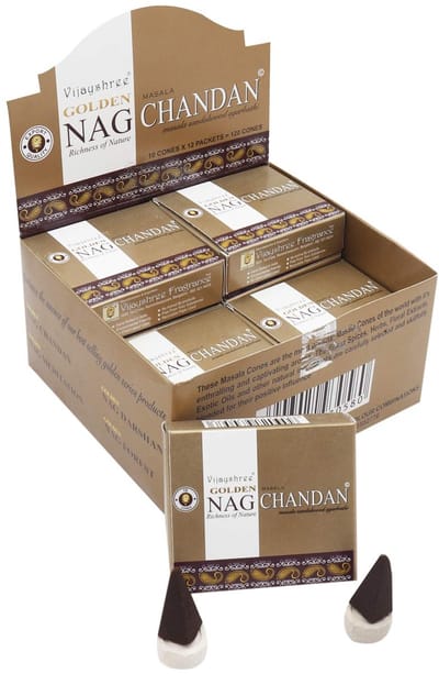 Vijayshree Golden Nag Chandan Masala Sandelhout Dhoop Kegels – 12 Pakketjes x 10 Kegels | Premium Sandelhoutgeur, Handgerold in India, 60 min brandtijd | Natuurlijke, Niet-giftige Wierookkegels met Kajal Sticker
