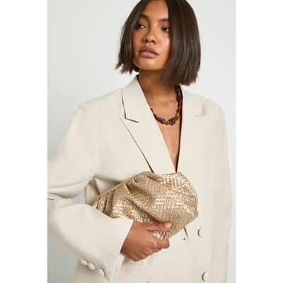 boohoo Dames Getextureerde clutchtas | Goud