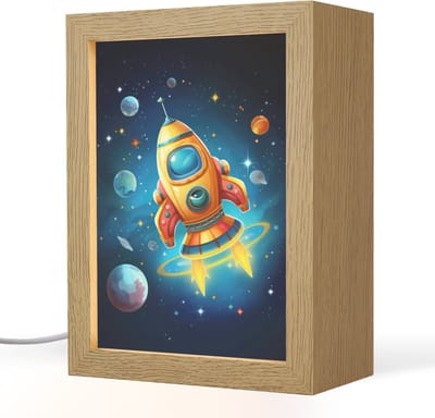 Nachtlampje 15x20 cm - Kinder lampje - Raket - Ruimte - Planeten - Kinderen - Jongen - Tafellamp kinderkamer - Slaapkamer lamp - Bedlamp kinderen - Kinderlampje stopcontact - Wandlamp babykamer - Nachtlampjes
