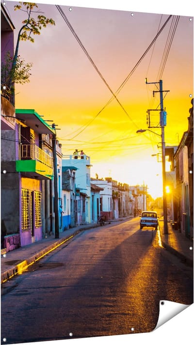 Gards Tuinposter Cuba Kleurrijke Huisjes bij Zonsondergang - 120x180 cm - Tuindoek - Tuindecoratie - Wanddecoratie buiten - Tuinschilderij