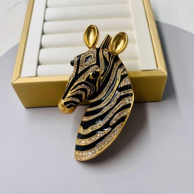 Dames Meisjes Paleis Stijl Paardenkop Kristal Emaille Speldjes Broche Vintage Retro Dame Zebra Druppel Olie Pin Accessoires Gespen brown