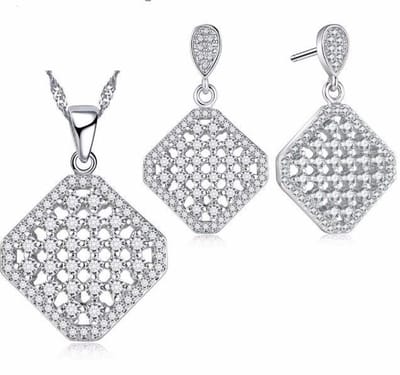 N3 Collecties Zilverkleurige sieradenset met halo-hanger en bijpassende oorknopjes voor dames