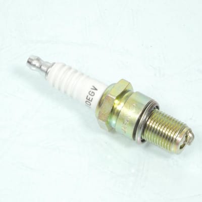 Bougie d'allumage NGK pour Auto B10EGV / 5927 Neuf