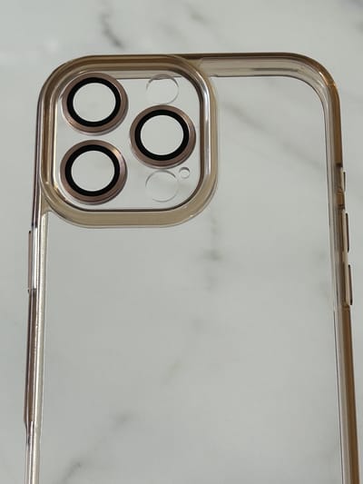 Anti-Yellow TPU/PC Hoesje - Geschikt voor iPhone 16 Pro Max - Met Cameralens Glas Bescherming – Transparant/Goud – 2.5mm Dikte