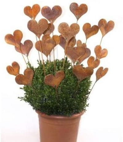 Thuys – Set Van 10 Metalen Hart – Tuinprikkers – 60 cm Hoog – Ø 11 cm – Sfeervolle Roestkleurige Tuindecoratie
