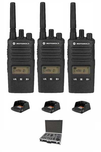Set van 3 Motorola XT460 IP55 PMR446 Portofoon met tafellader en koffer