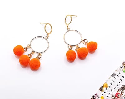 Jeannette-Creatief® - Holland - Pompon Oranje - Oorbellen Dames - Oranje - Oranje Oorbellen - Oranje Pompoms - Oorbellen Oranje - Holland - Rood Wit Blauw - Oranje - WK - Koningsdag