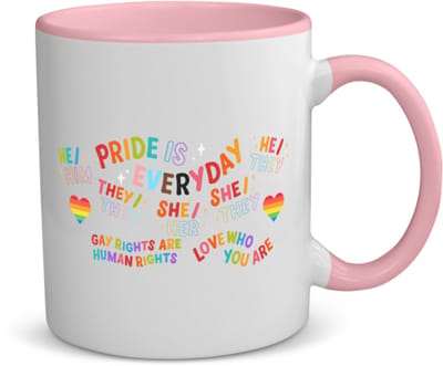 Akyol - lgbtq cadeau - koffiemok - theemok - roze - Lgbt - queer - pride month - lgbtq vlag - gay pride - met tekst - opdruk - leuke pride spullen - verjaardag - cadeau - gift - 350 ML inhoud