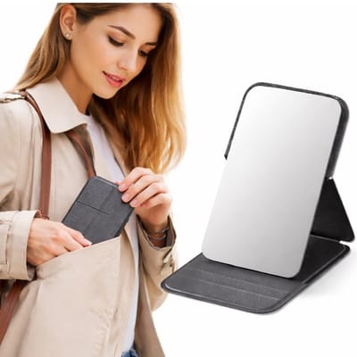 Reis Make-up Spiegel – Opvouwbare Vanity Spiegel met Standaard – Compact & Lichtgewicht – PU Lederen Cosmeticaspiegel – Verstelbaar Tafelmodel – Ideaal voor Reizen, Camping & Thuis – Zwart