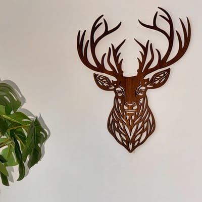 Houten rendierhoofd hert - 35cm hoog x 29cm breed - wand decoratie - voor aan de muur of op een deur - walnoot kleur