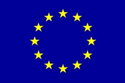 Finnacle - Europese Vlag - 90x150cm - Sterke Kwaliteit - Incl. Bevestigingsringen - Europe Flag - Originele Kleuren