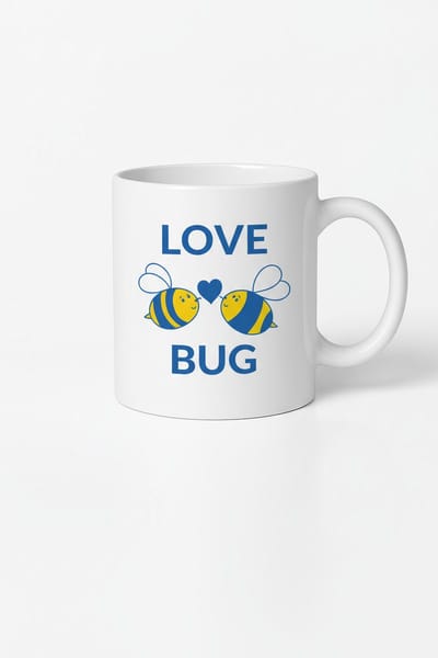 Love Bug Mok met Schattige Bijen & Hartje - Liefdevol Cadeau voor Geliefden