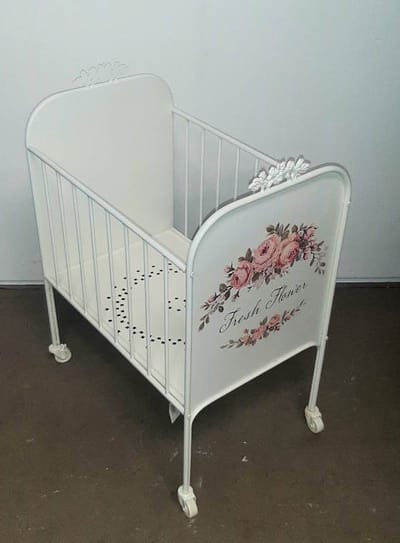 Poppenbedje metaal 66x44x86cm