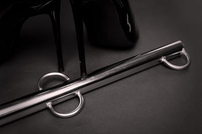 LustyToys ® Spreader Bar with Multiple Hooks - Silver