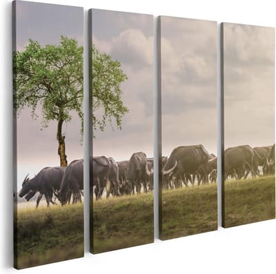 Artaza Canvas Schilderij Vierluik Kudde Buffels bij een Boom - 80x60 - Foto Op Canvas - Canvas Print