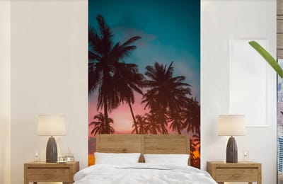 Behang - Fotobehang Zee - Palmboom - Zonsondergang - Strand - Silhouette - Breedte 120 cm x hoogte 240 cm