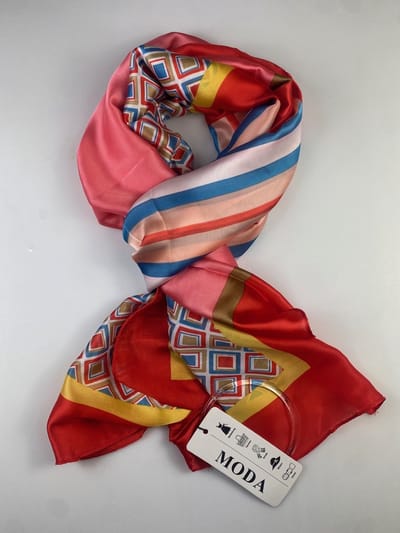 Zomer sjaal van glad materiaal 20% zijde 80% viscose