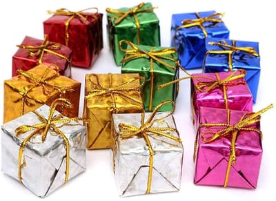 Dailygoods- Miniatuur Geschenkdozen 12 Stuks - Metallic Glanzend - Gouden Koord - Kerstdecoratie - Feestelijke Hangers - Speelse Touch