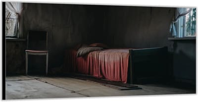 KuijsFotoprint - Schilderij - Oude Kamer Met Bed - Bruin En Rood - 100 X 200 Cm