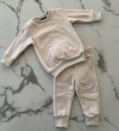 Baby jongens 2 delig setje "Beige", verkrijgbaar in de maten 68 t/m 104