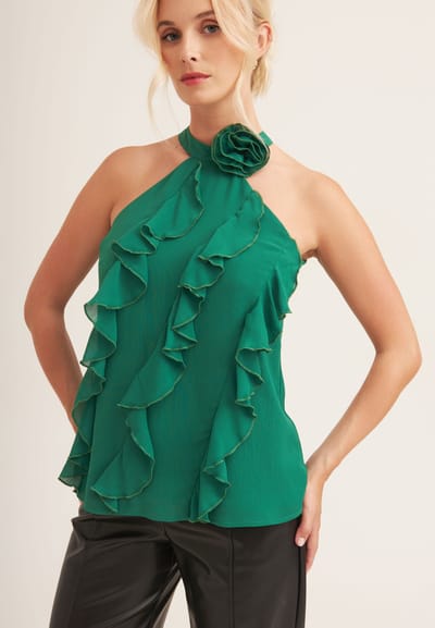 Top met halterhals en ruchesdetail