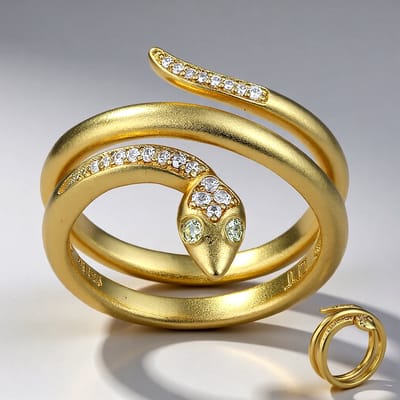 Cavill - Zilveren Slangenring Met Peridoot 0,023 ct en Pavé Zirkonen 0,118 ct - 925 Sterling Zilver Verguld - Elegant Groen Natuursteen Sieraad