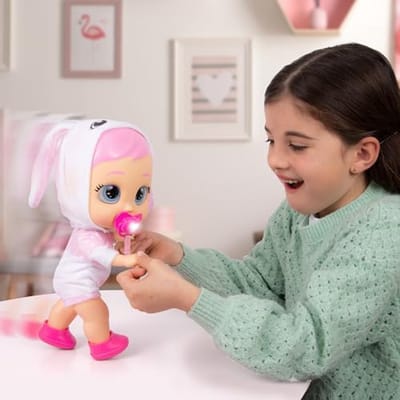 Babypop - Interactieve pop - Eerste stappen - Maakt 10+ geluiden - 14 x 13 x 31 cm - Roze