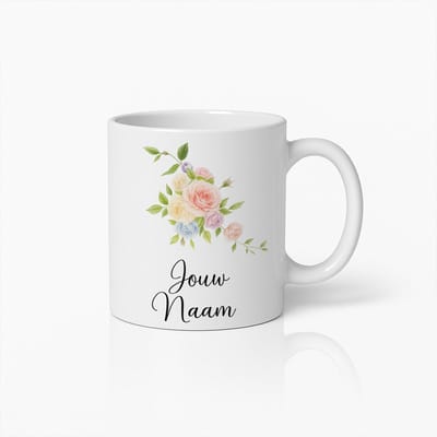 Gepersonaliseerde Elegante Bloemen Naam Mok - Op Maat Gemaakte Script Rozenboeket Keramische Koffiebeker