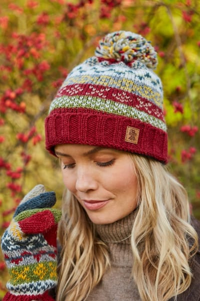 Pachamama - wollen muts - ingebreide patronen - met pompon - Rust - Finisterre - Beanie - Fair trade
